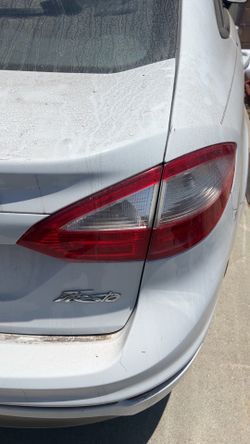 2014-2019 ford fiesta right tail light