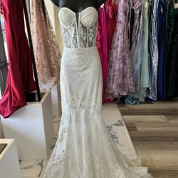 New With Tags Gorgeous Wedding Dress Size 10