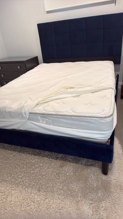 queen size mattress like new!
