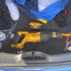 Dewalt Saw 