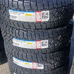 Falken wildpeak A/T 4w 265/70R17