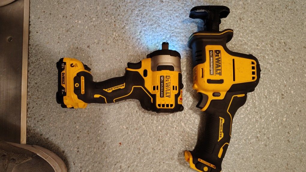 LOT OF CORDLESS TOOLS