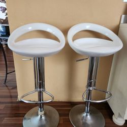 White Bar Stools 