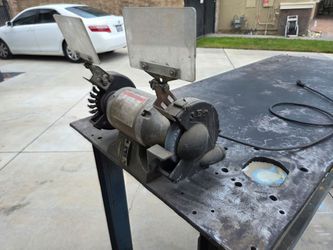 Bench grinder