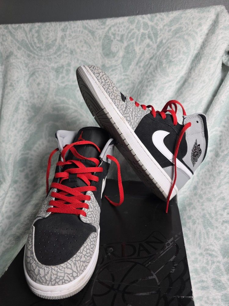 Jordan 1 Mid SE Elephant Print Size 10.5