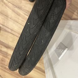 26 inch set of schwable marathon plus tires