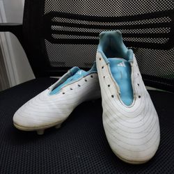 Used Size 6 Adidas Parley Soccer Cleats 