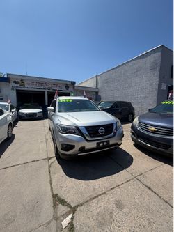 2017 Nissan Pathfinder SV