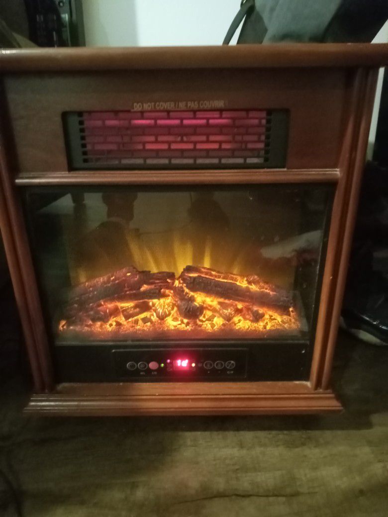 Electric Heater/fireplace 