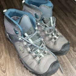 Hiking Shoes Women’s 8