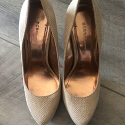 BCBG SHOES - Never Worn