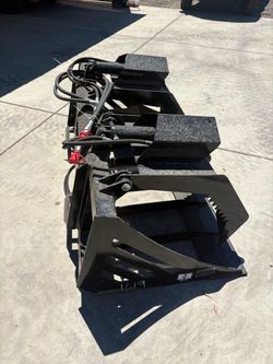 Skeleton grapple