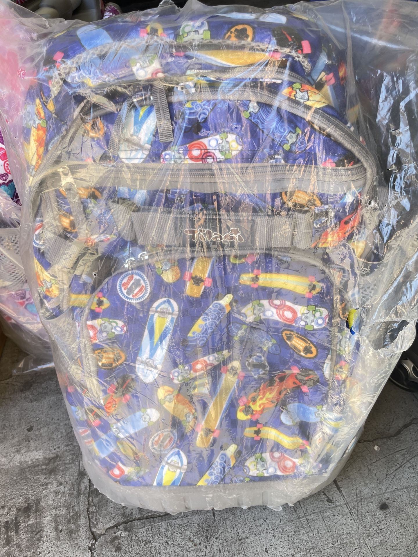 Return bsck Tilami Kids Rolling Backpack 18 inch Boys and Girls Laptop Backpack