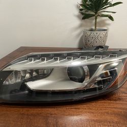 Audi Q7 Headlight