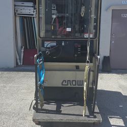 Crown Electric Forklift 