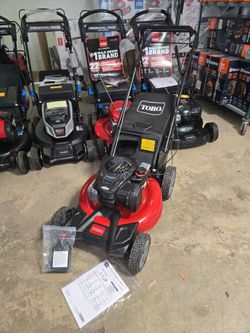 Brand new Toro Self-propelled Lawnmower. 
Model 21321
Warranty included 
$380