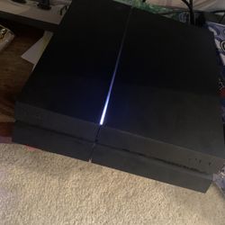 PlayStation 4 Standard + 3 Controllers – Great Condition 