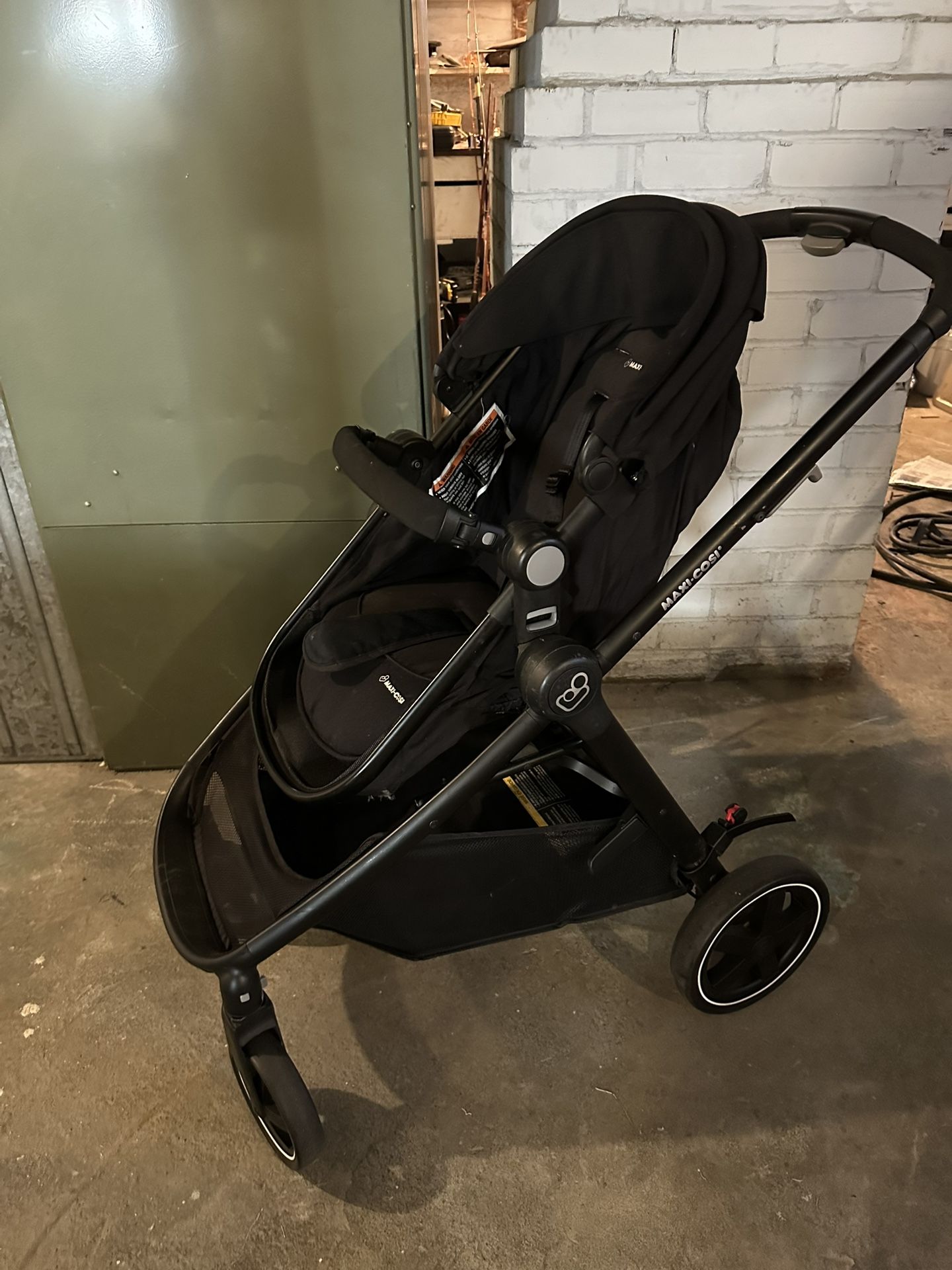 Maxi-Cosi Stroller W/ BuggyBoard 
