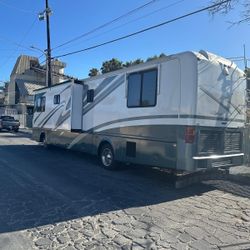 2001 Monaco Diplomat 38' Diesel Pusher