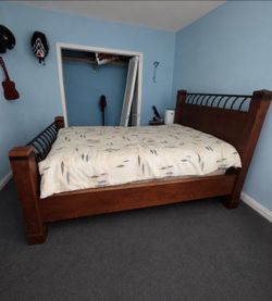 Queen bed