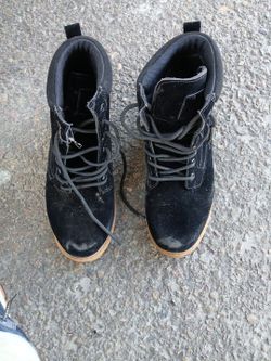 Women's Boot Size 8 New