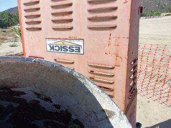 Cement mixer very good condition