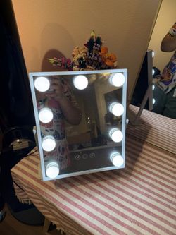 Lighted vanity mirror — Hollywood bulbs, touch controls