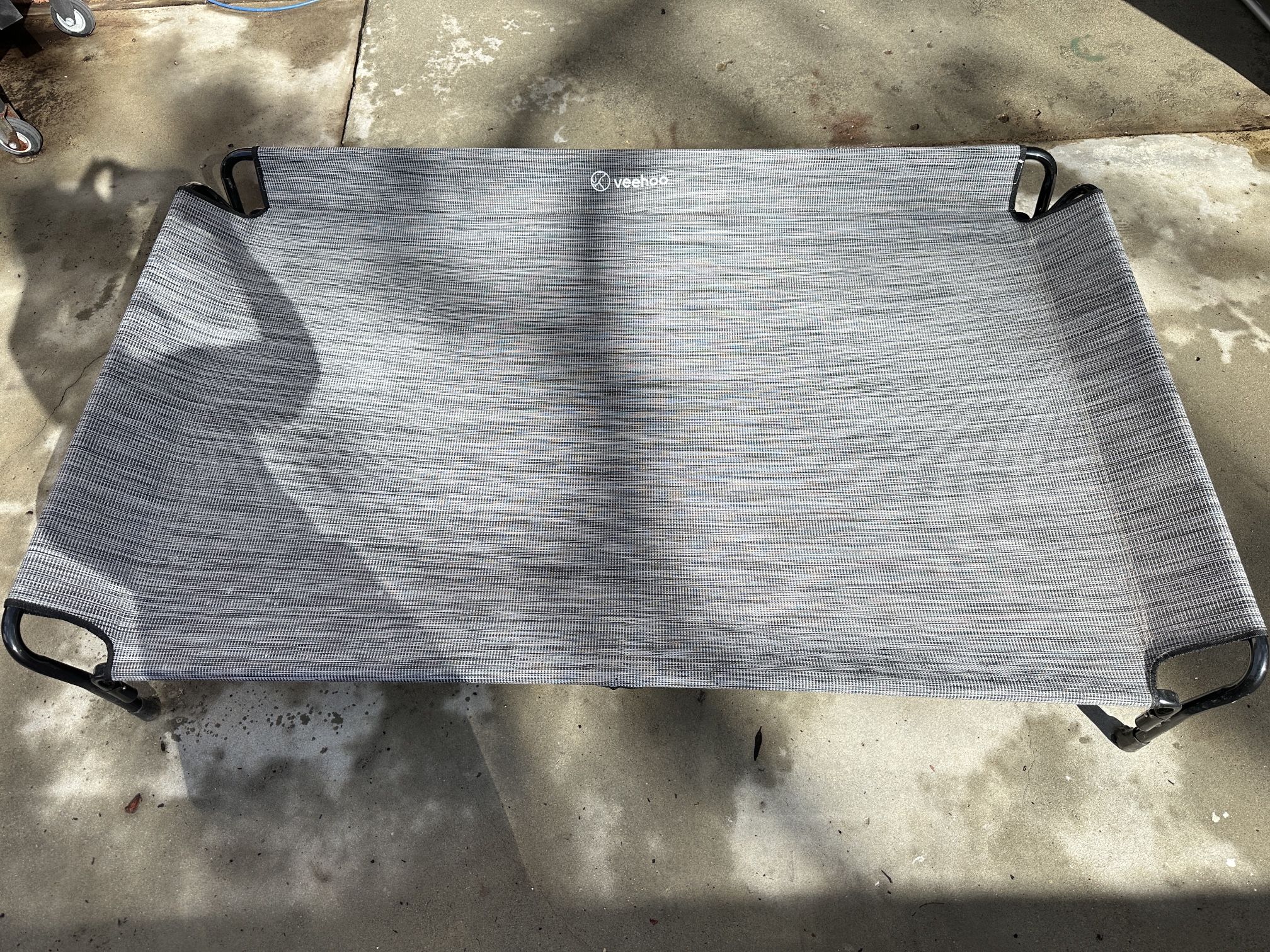 Veehoo Elevated Dog Bed XXL