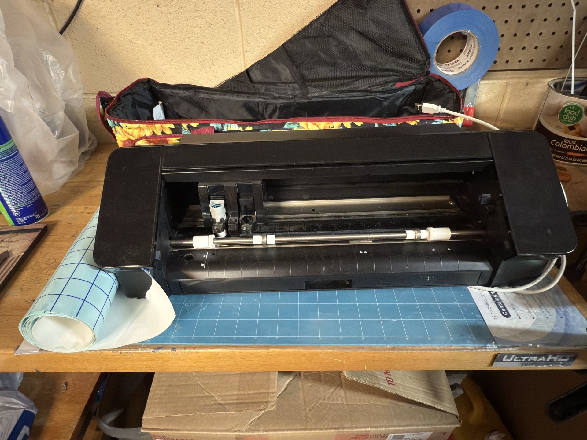 Silhouette Vinyl Cutter. 