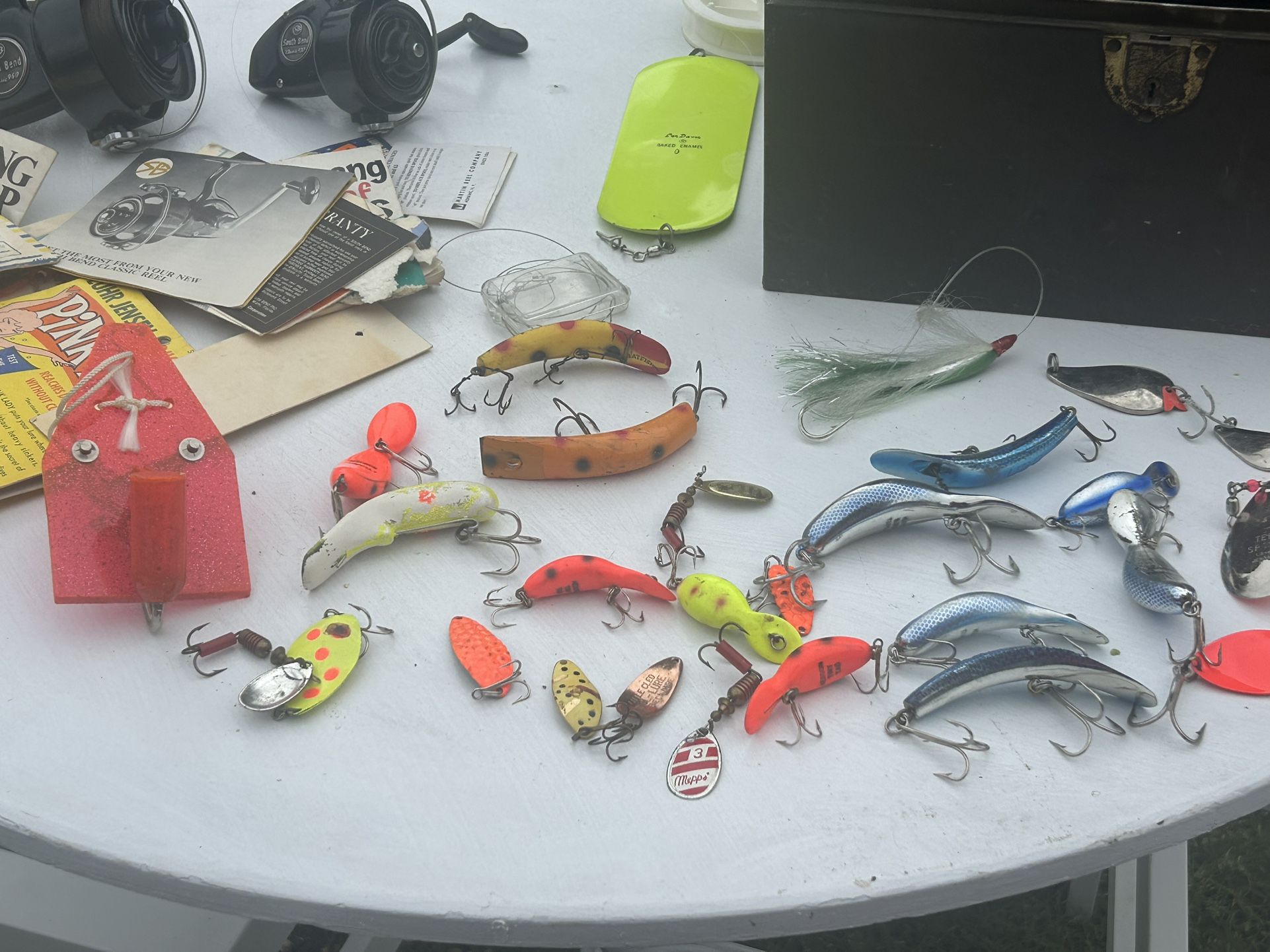 Vintage 25 Lures With Two South Bend Reels With Tackle Box Papers Work