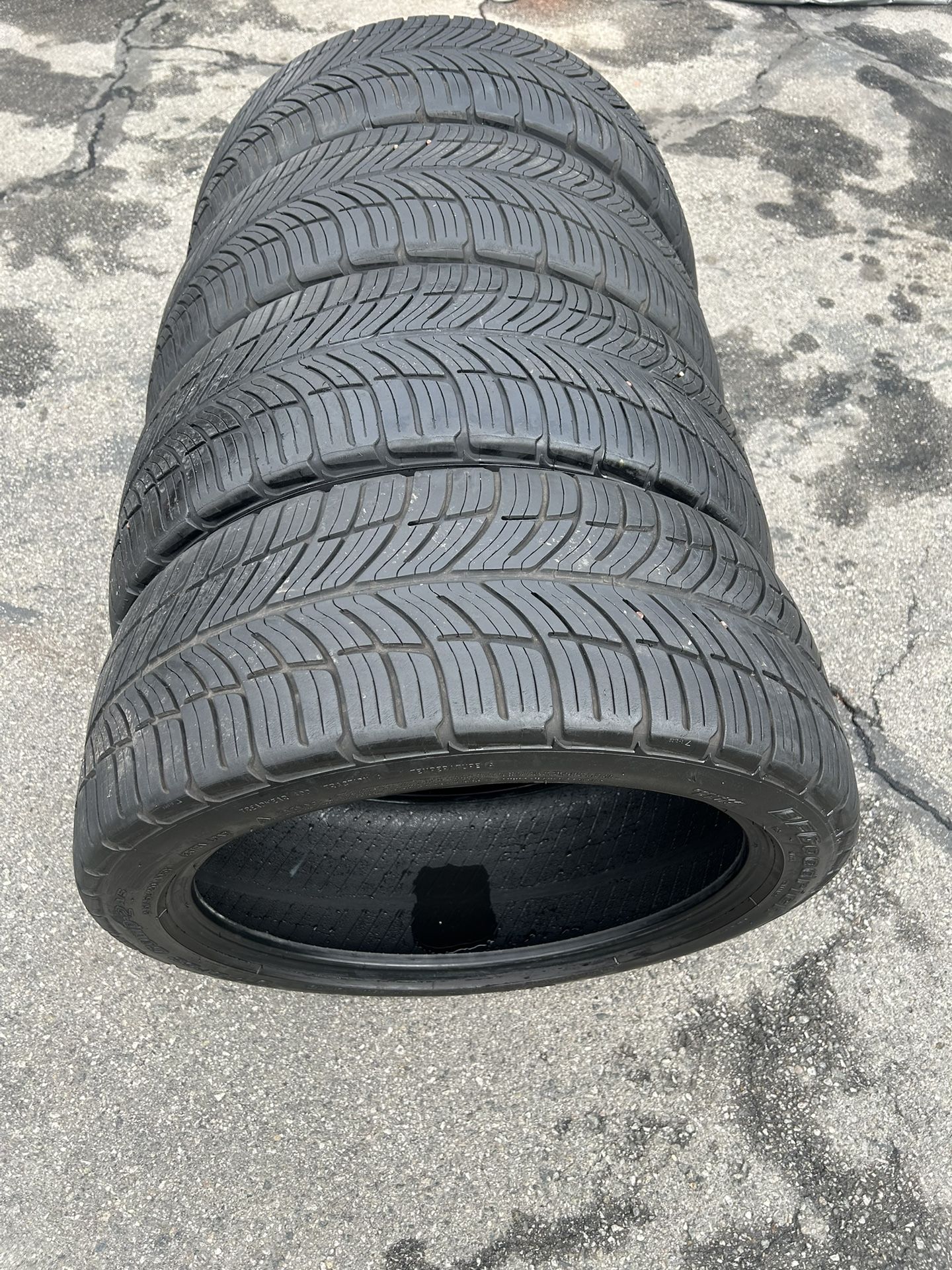 Set. Tires. 245. 45. 20. Bf. Godrich