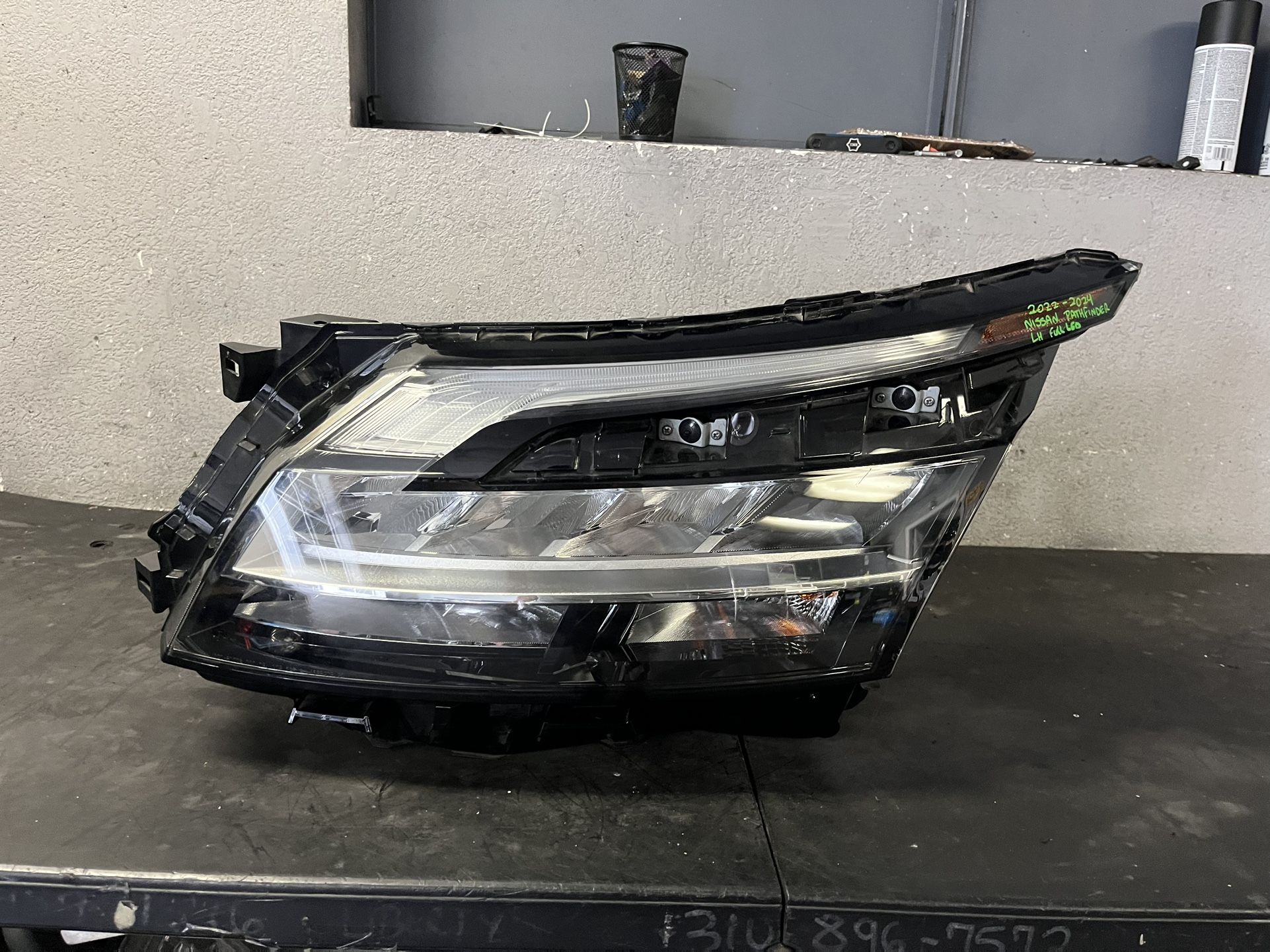2022-2023-2024 NISSAN PATHFINDER LEFT HEADLIGHT OEM USED