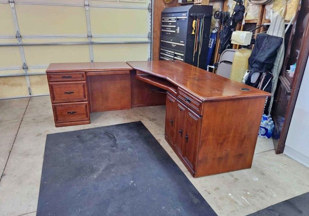 Corner L Desk