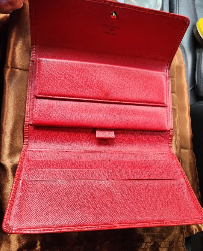 Louis Vuitton Womens Wallet Red Sarah Epi Leather Long
