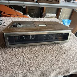Sony Digimatic ICF-670W Flip Clock