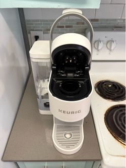 Keurig coffee maker with random k cups