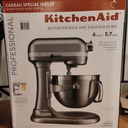 KitchenAid 5.7 L (6 Qt.) Bowl-Lift Stand Mixer