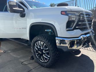 We are offering lift kits for Dually trucks best price in the 818