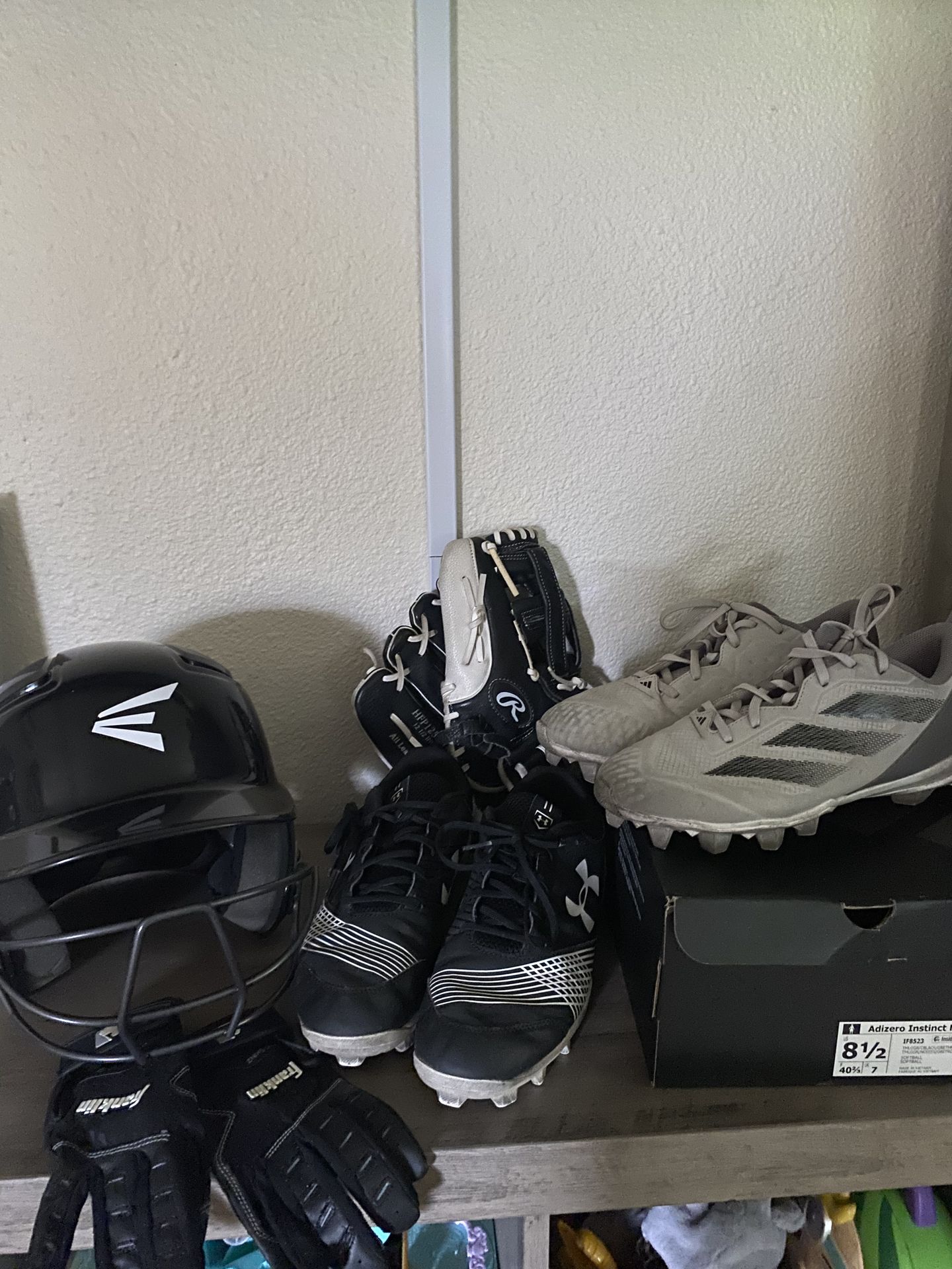 Softball gear set