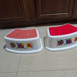 Elmo Step Stool