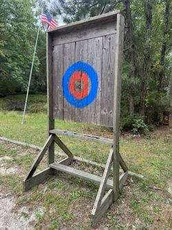 Ax throwing target