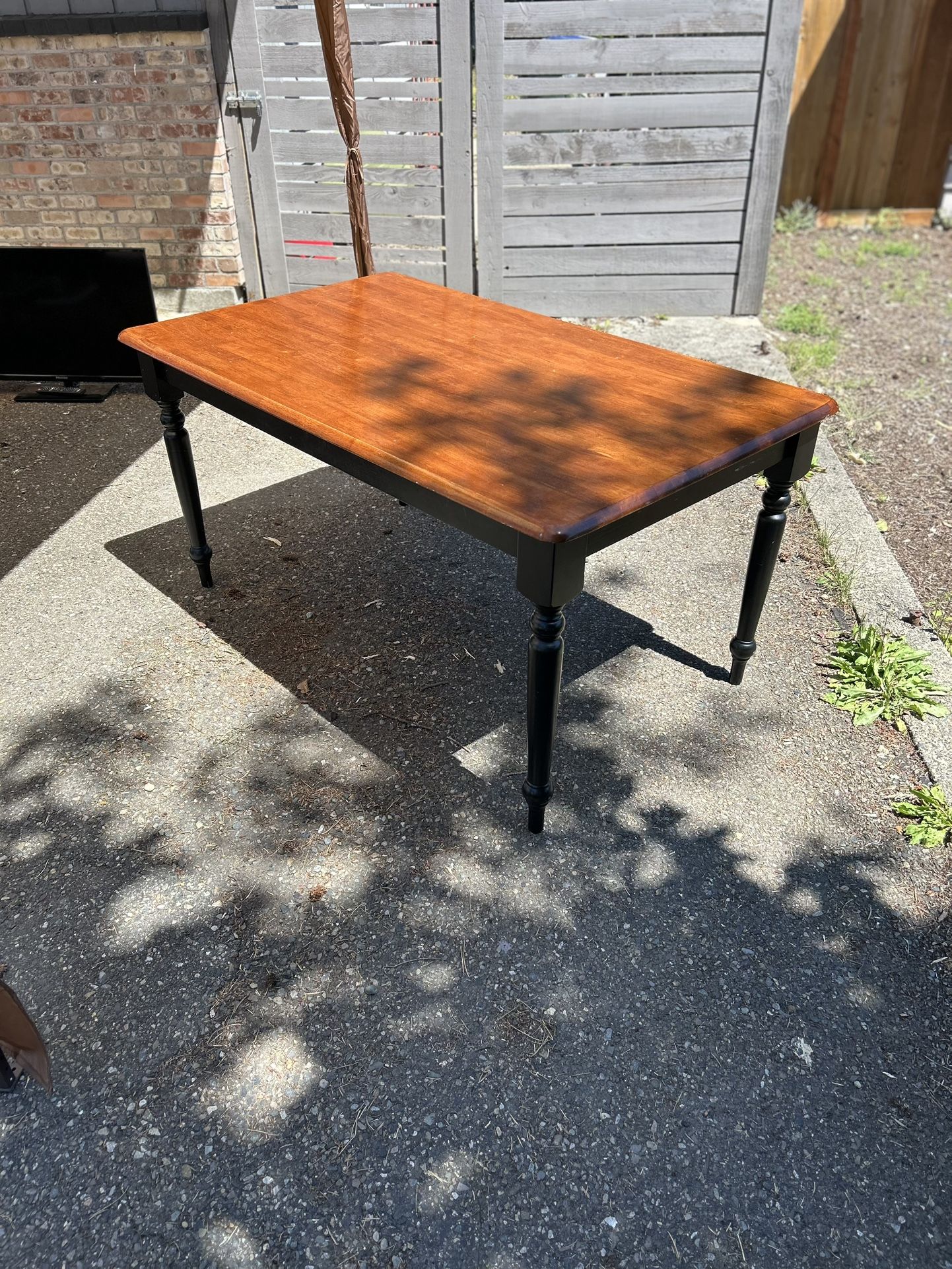 Wood Dinning Table