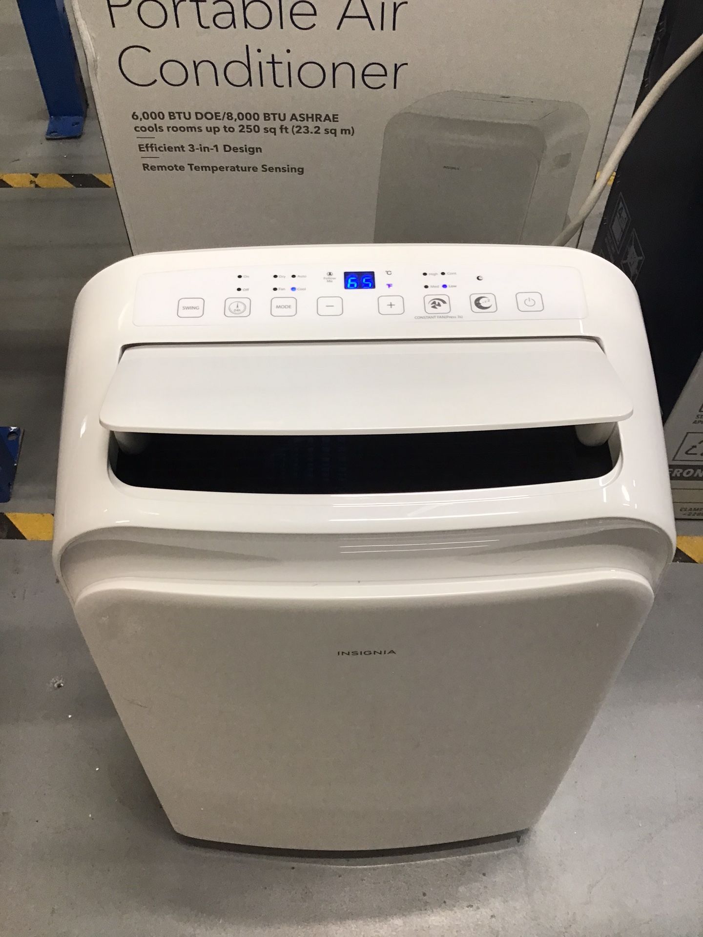 Insignia 250 Sq Ft 3 In 1 Portable Air Conditioner / With Remote