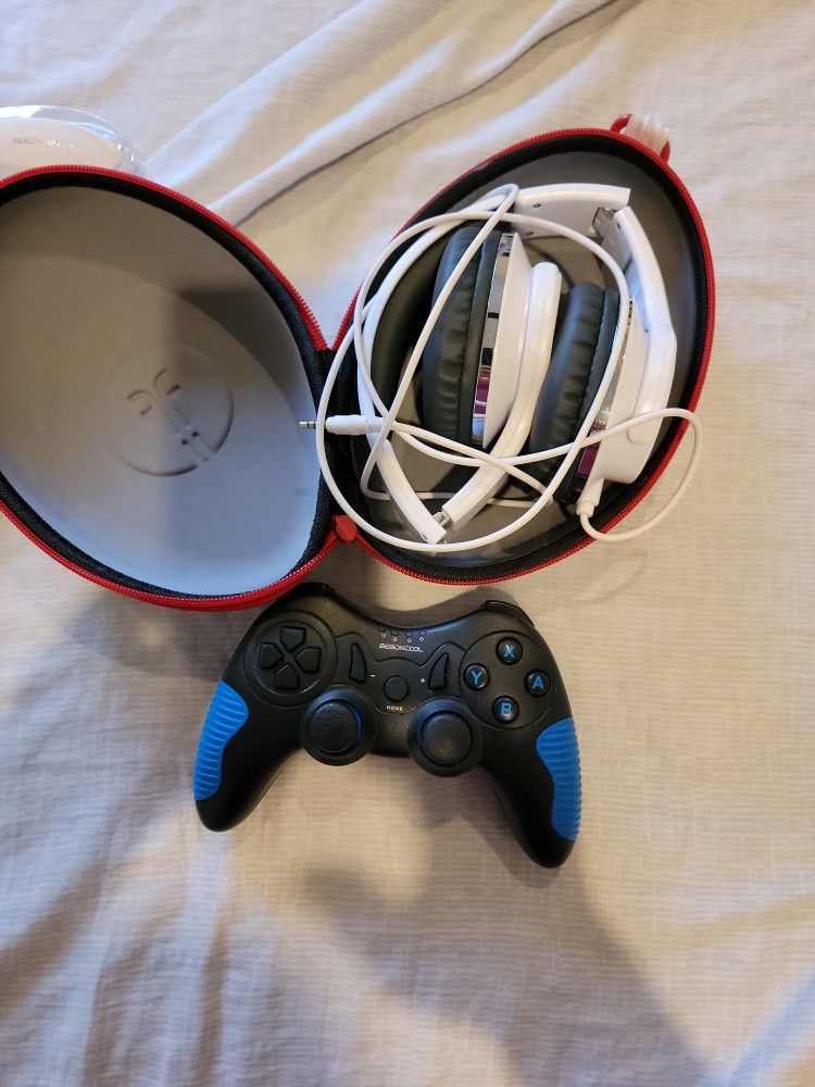 Nintendo Switch Charger And Head Phones