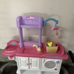 Step 2 Baby Nursery Station - Like New 