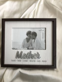 BRAND NEW* Hallmark 4x6 Mother Photo Frame