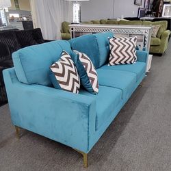 ✅️✅️ Sofa  velvet fabric, golden tone legs✅️✅️