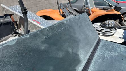 Toyota Tacoma hard tonneau Cover