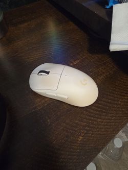 Logitech pro superlight white