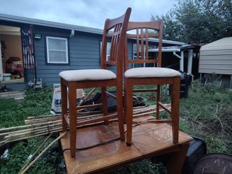 6 chair's with Cushioned Seats